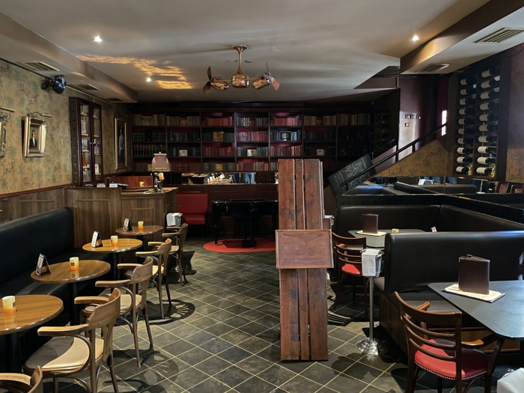 AWIS Gastro - Bar and Books